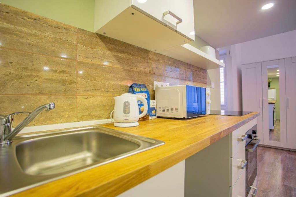 Cosy 2 Bedroom Flat In Akacfa St., Sol Budapest Ngoại thất bức ảnh