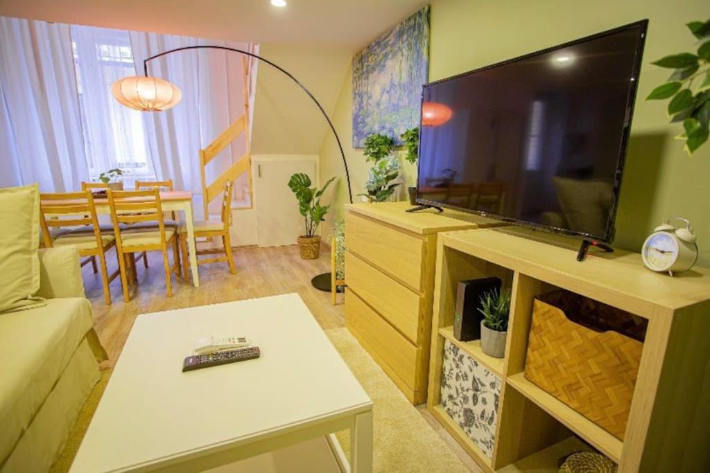 Cosy 2 Bedroom Flat In Akacfa St., Sol Budapest Ngoại thất bức ảnh