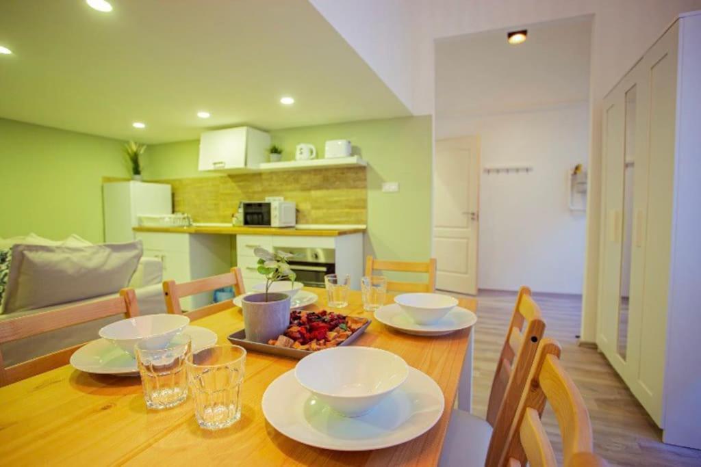 Cosy 2 Bedroom Flat In Akacfa St., Sol Budapest Ngoại thất bức ảnh